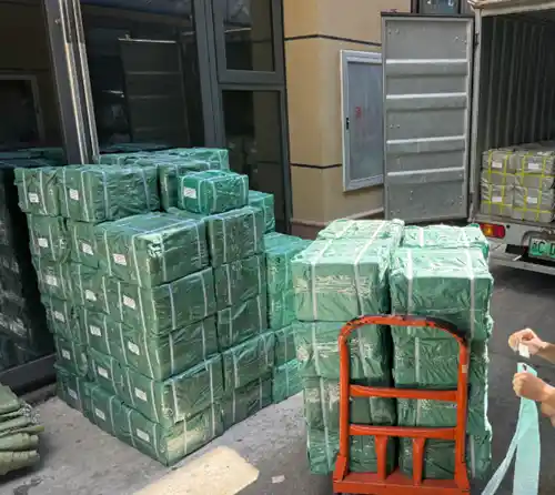 Поръчка на хардуер в кабинета на клиента, опакована и готова за изпращане